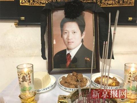 武汉砍头事件凶手蹲门口未跑 家属希望捐死者器官